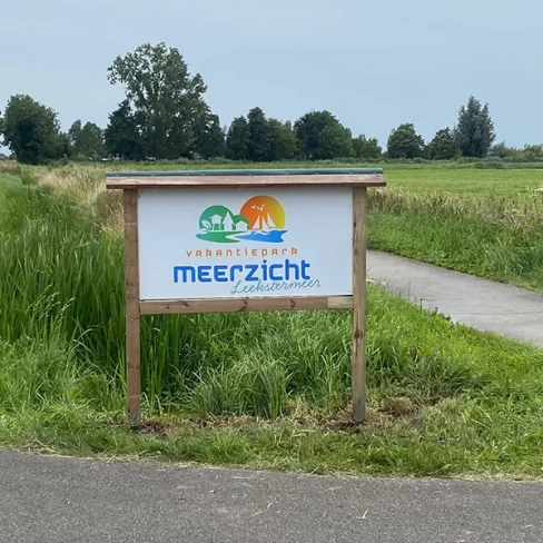 Bord meerzicht langs roderwolderdijk